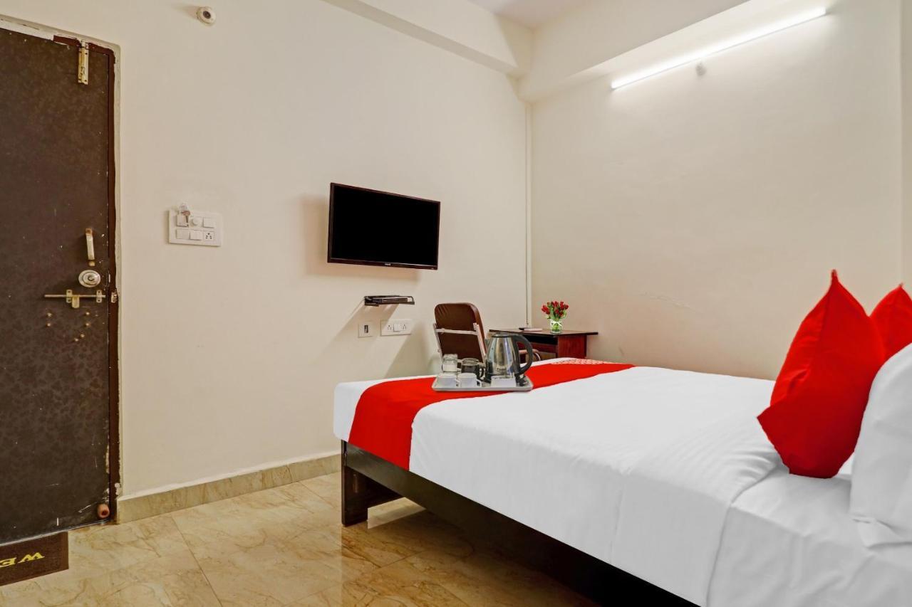 Oyo Happy Stay Hotels Хайдарабад Экстерьер фото